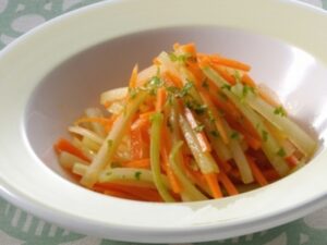 セロリとにんじんのカレーマリネ